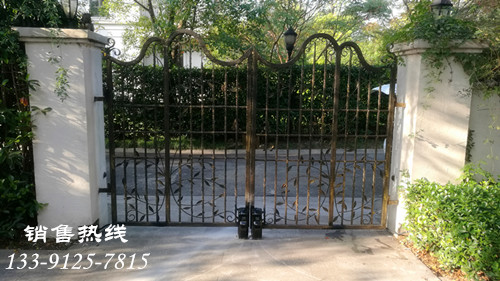 阿尔卡诺轮式开门机