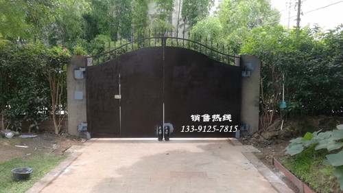 阿尔卡诺滚轮式开门机