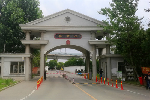 上海春华苑开门机