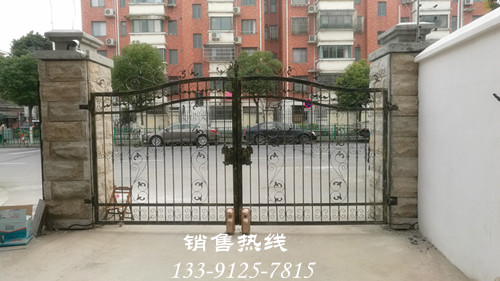 阿尔卡诺开门机