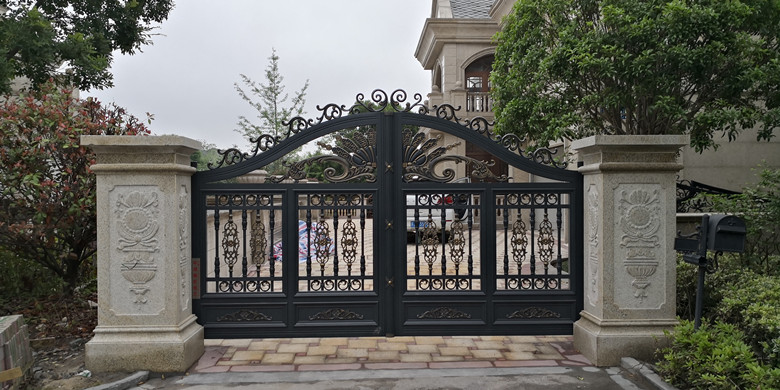 铝合金门