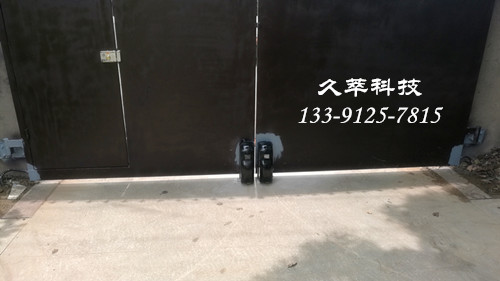 阿尔卡诺滚轮式开门机