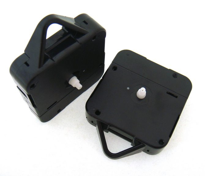 Quartz wall clock mechanism with hanger