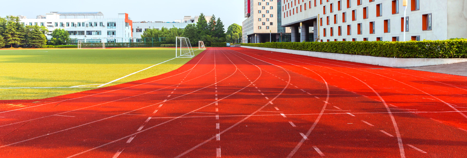 探秘重庆透气型塑胶跑道原材料：构建优质运动地面的基石