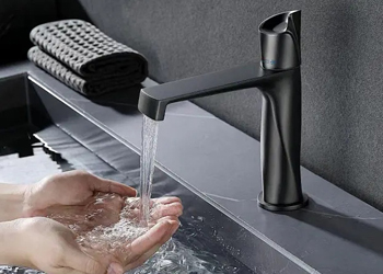 <div style="text-align:center;">
	<strong><span style="font-size:14px;">感应水龙头</span></strong>
</div>