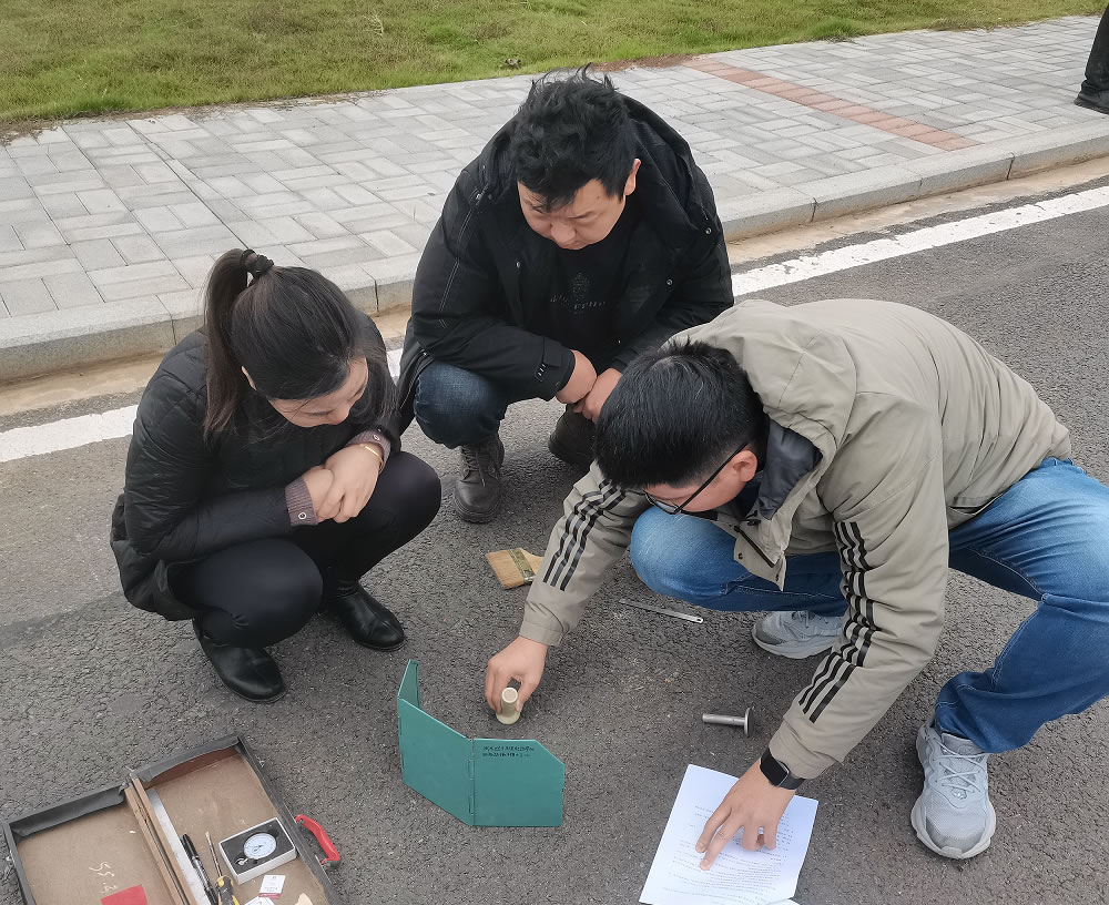 立足岗位，提高技能 -厦宇公司开展路基路面检测专题培训