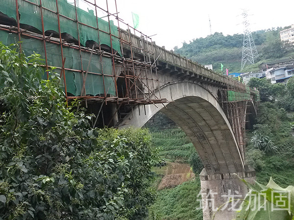 涪陵碧筱溪桥增大截面加固