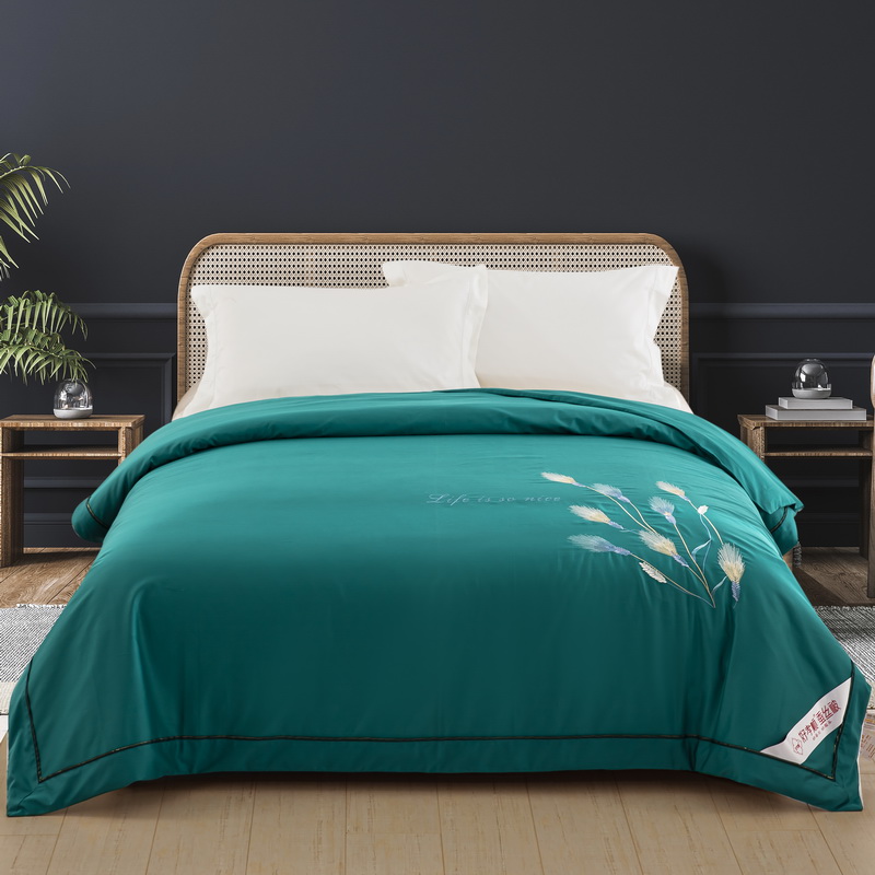 蚕丝被套 田野缤纷（红 / 粉 / 蓝）