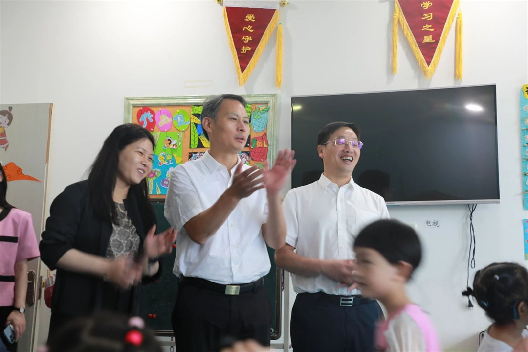 与听障孩子互动