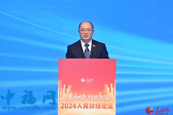 中国石化总经理、党组副书记赵东发表主题演讲。人民网记者 翁奇羽摄
