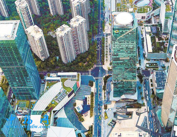 厦门市担保所在的厦门国际金融中心航拍图。记者 王火炎摄