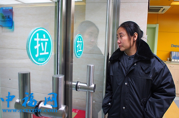 "爱心妈妈"李利娟曾堵市长:市长不出来 谁都不能过
