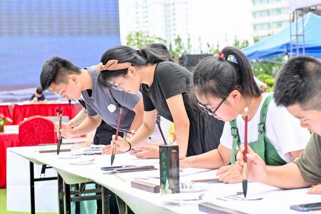青少年学习书法的益处及技巧