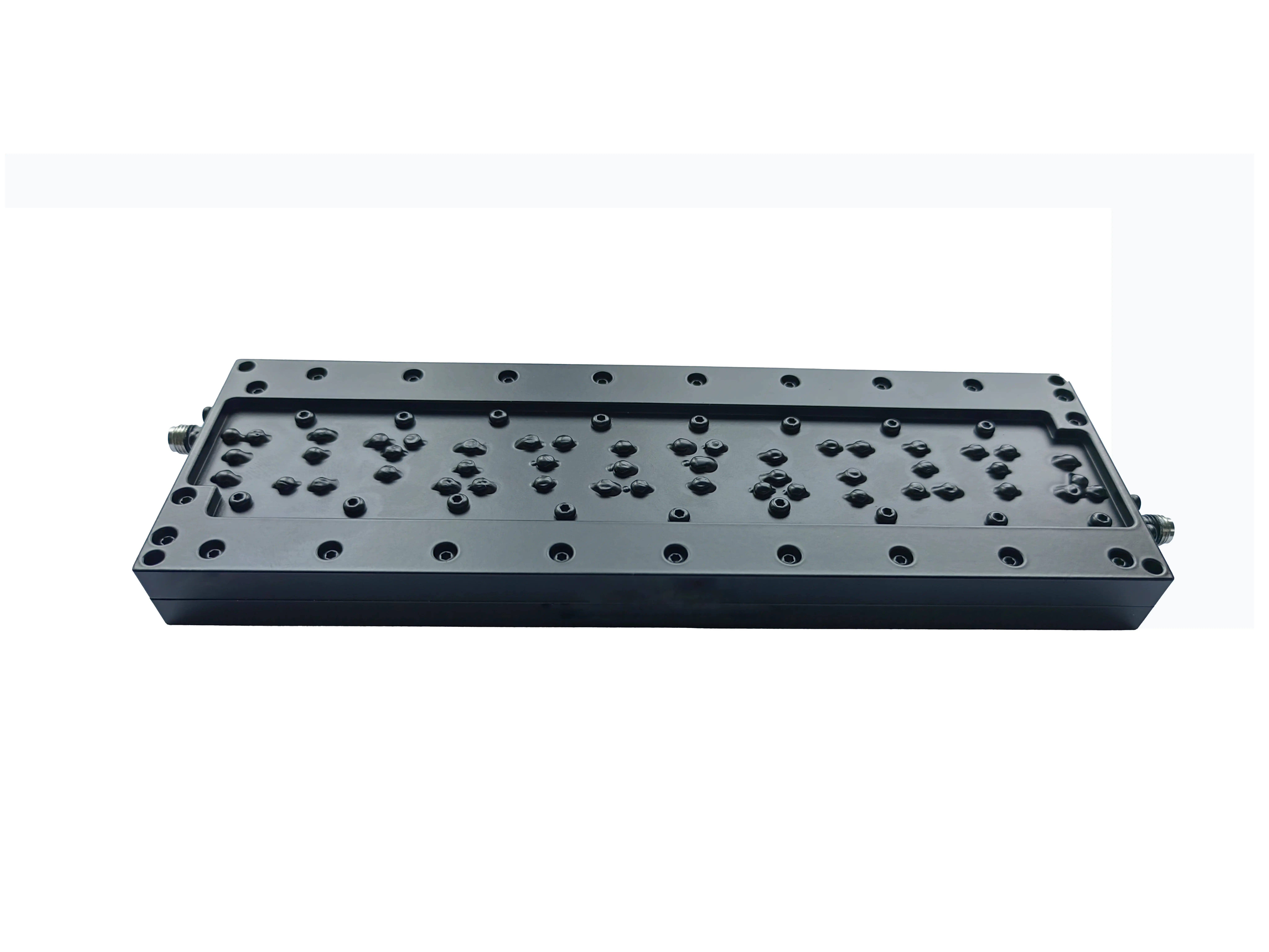 阻带频率范围：566-678MHz