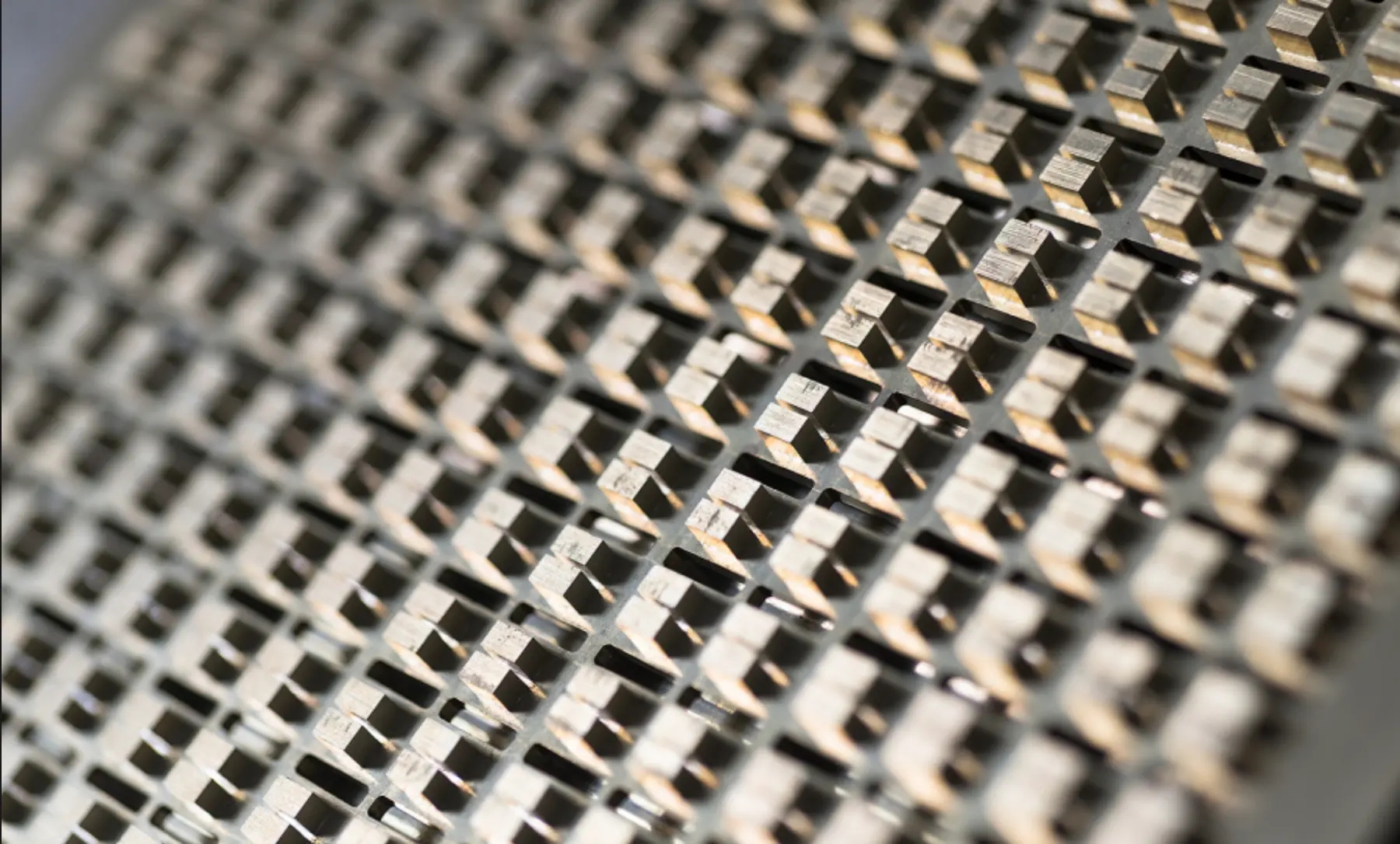 如何设计毫米波滤波器并控制其尺寸和公差