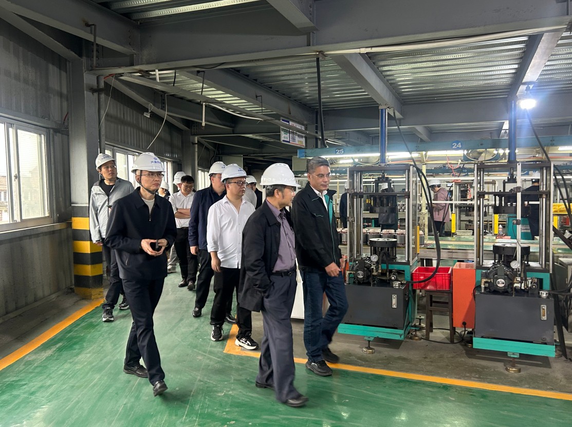 中国通用机械工业协会风机分会会长苏永强一行莅临我司参观指导