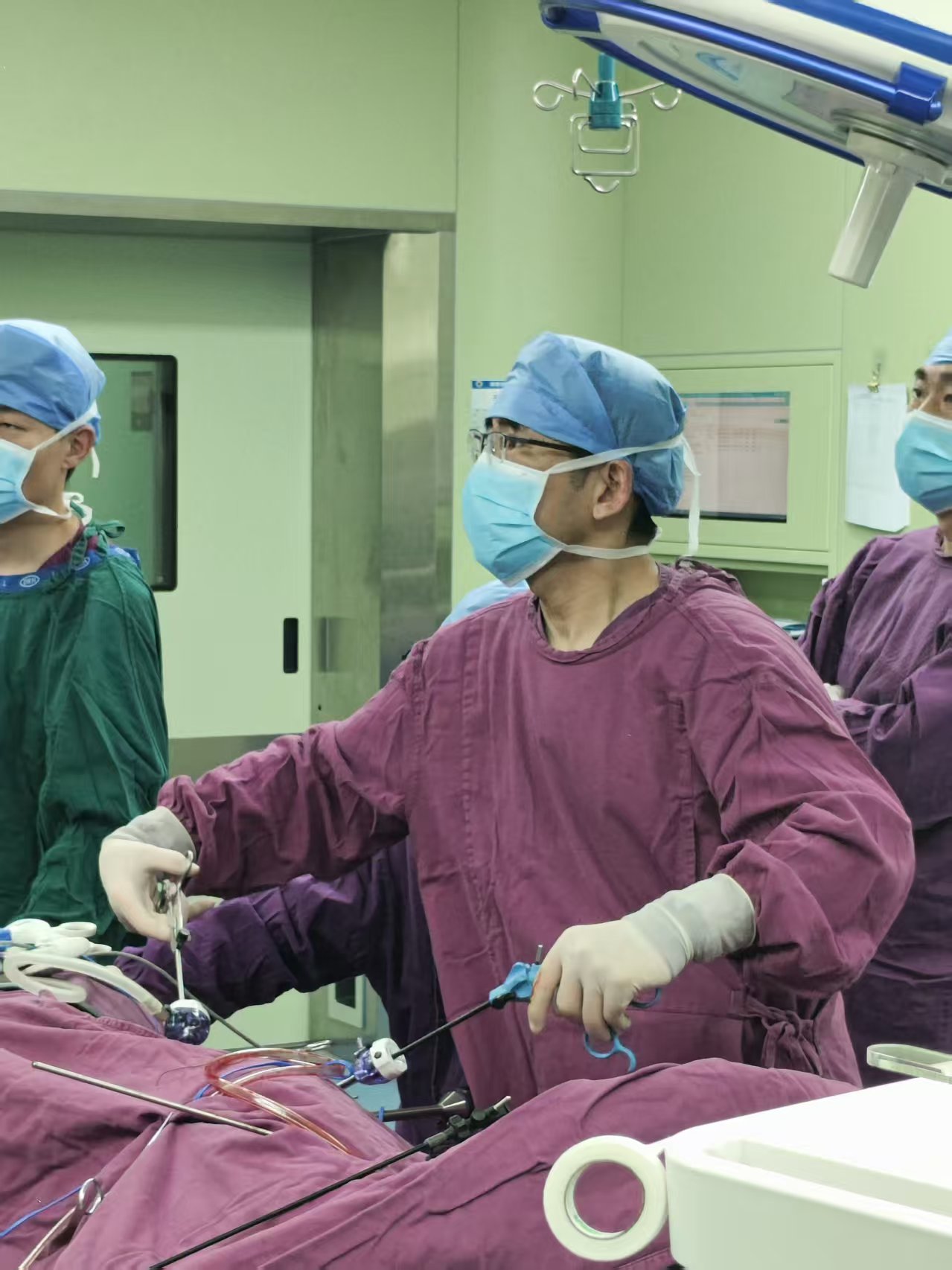 微创破局 全龄护航——蚌埠二院单日攻克两台高难度泌尿手术