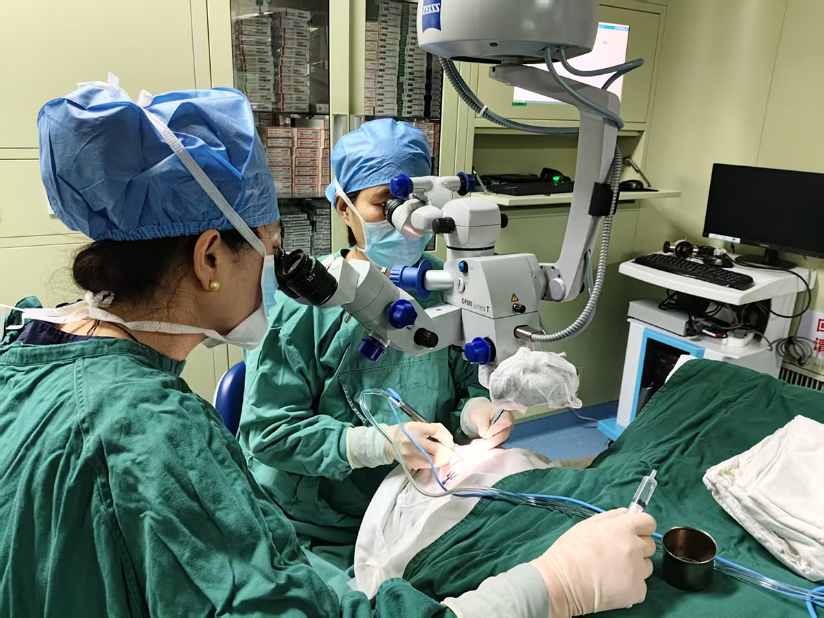 【假期我在岗】元旦里的温暖“视”界——市二院眼科成功为百岁老人点亮光明