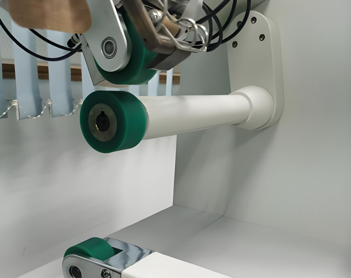 无缝贴条机的维修窍门