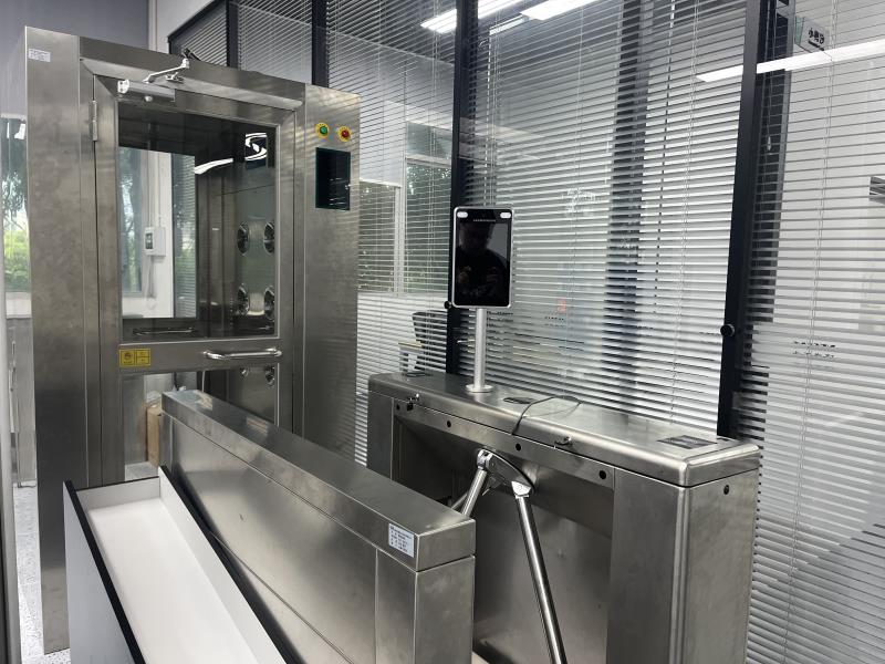 ESD静电闸机汽车电子生产车间的静电防护工具