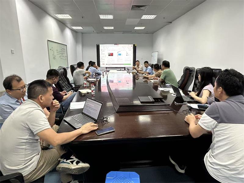 厦门弘信电子领导们与研成工业就ESD实时在线监控系统展开深度交流。