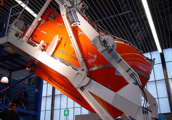 自由降落式救生艇降放装置液压成套系统