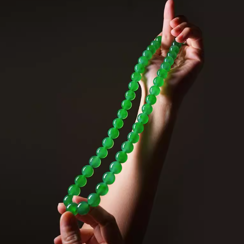 冰种正阳绿翡翠珠串
