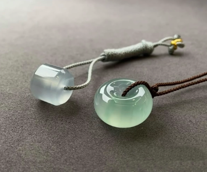 天然冰种晴水飘花翡翠平安扣