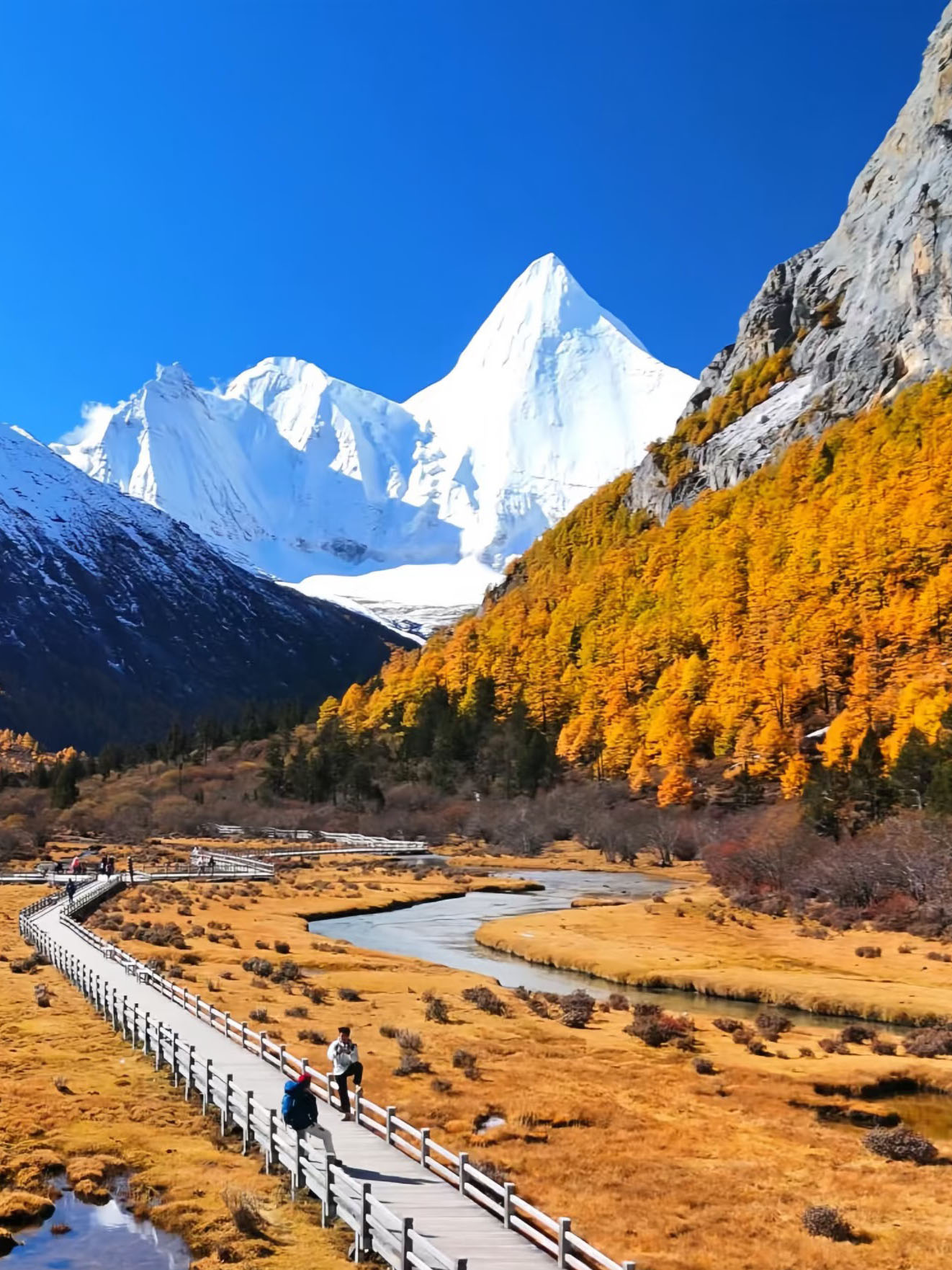 川西稻城亚丁2-6 人小团 5 日游｜纯玩无购物，深度打卡蓝色星球最后一片净土