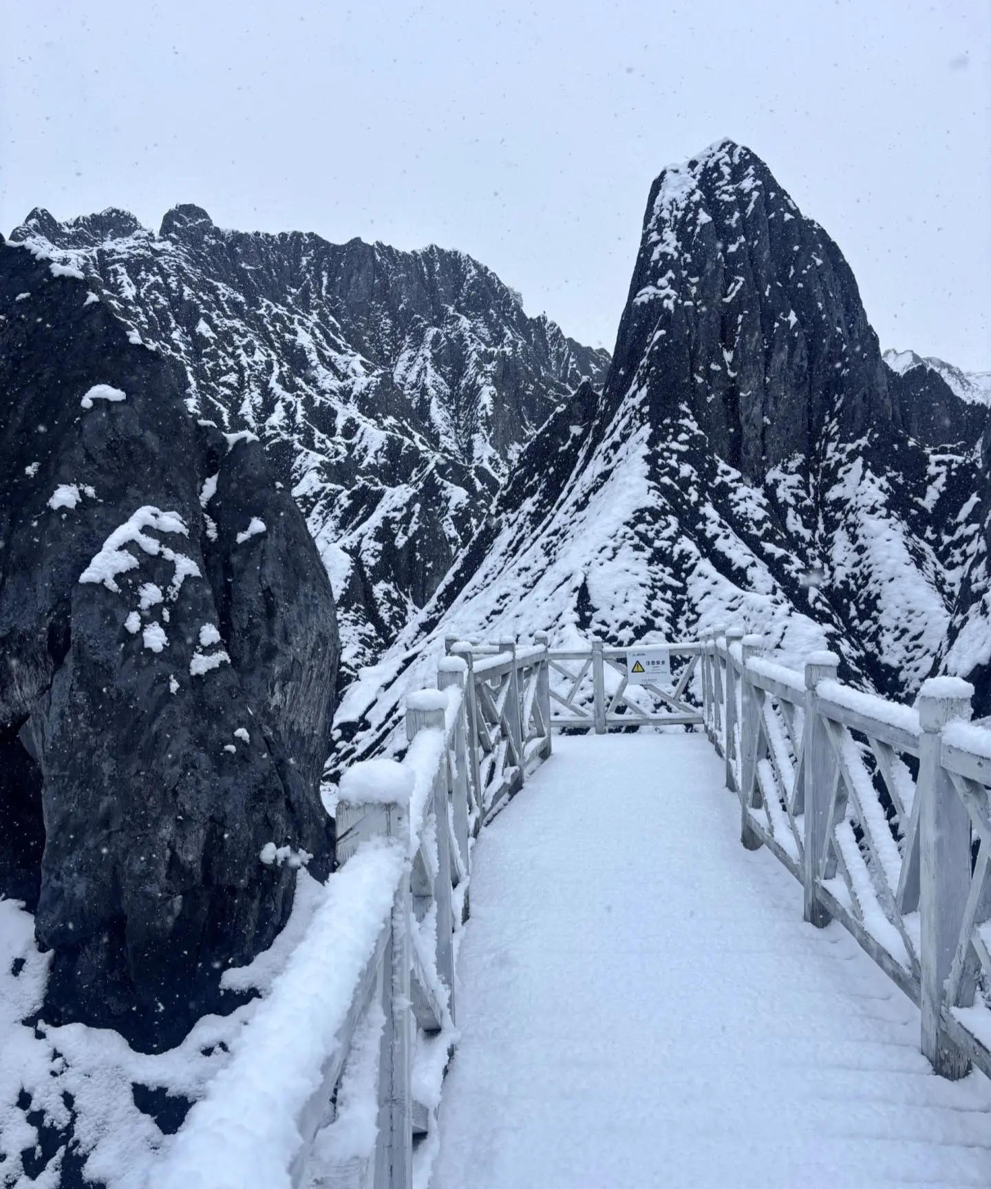 【川迹时光】稻城亚丁墨石公园四姑娘山2-6人小团5日游 | 5天4晚深度体验川西秘境