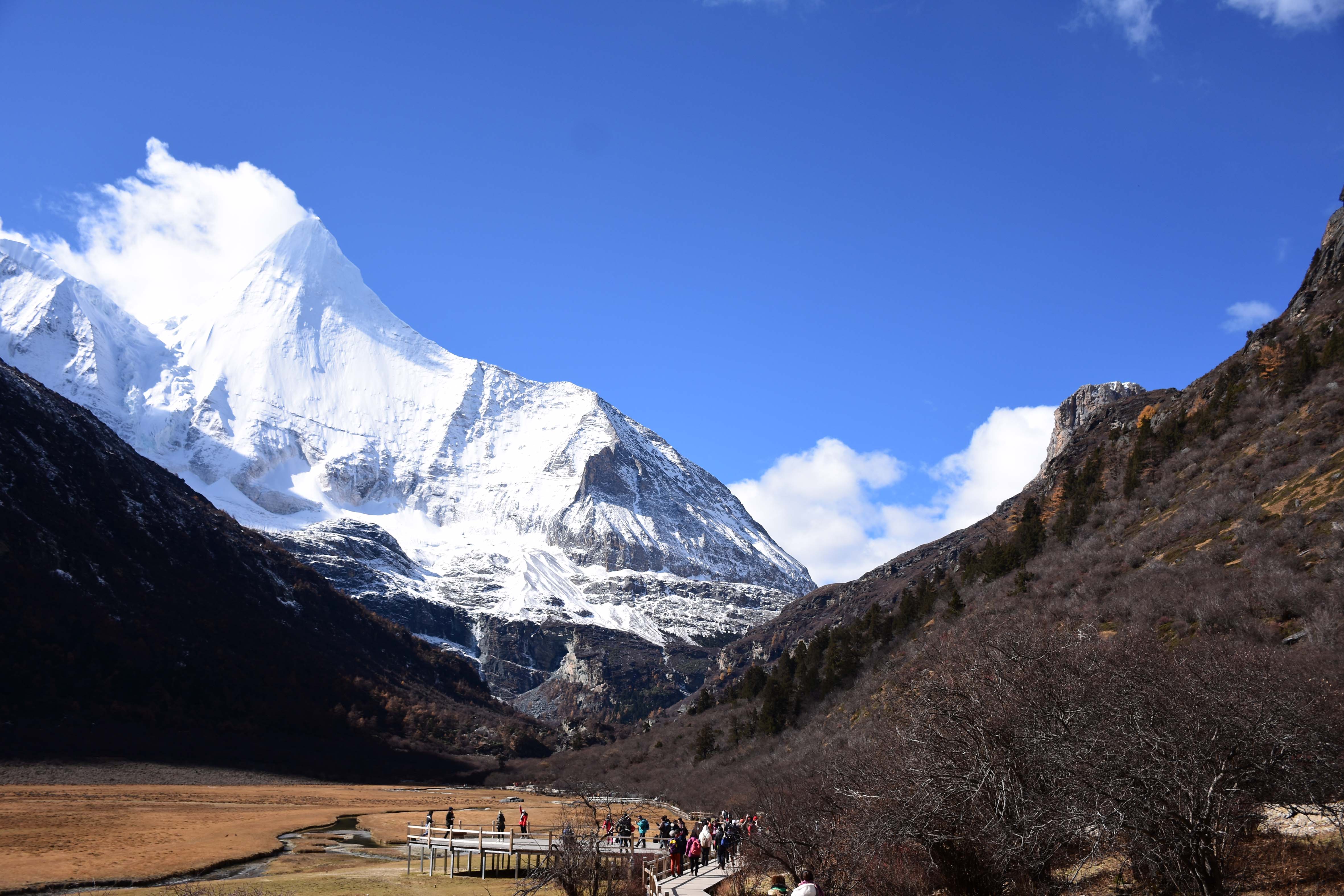 纵情跋涉 四姑娘山+稻城亚丁+木格措纯玩五日游 纵情川西，遇见人间仙境