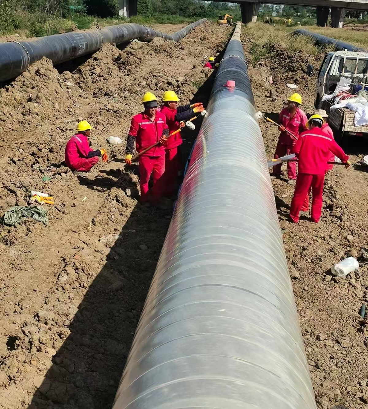 管道穿越环氧树脂玻璃钢施工