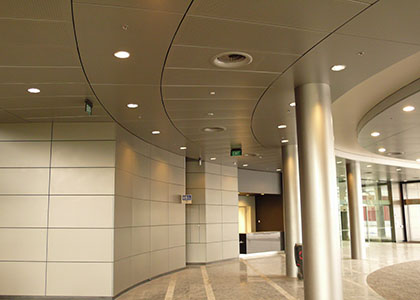 清洗铝塑板的方法