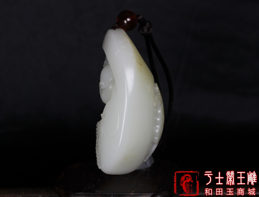 新疆和田玉挂件把件作品，编号YSR104大肚能容，175克