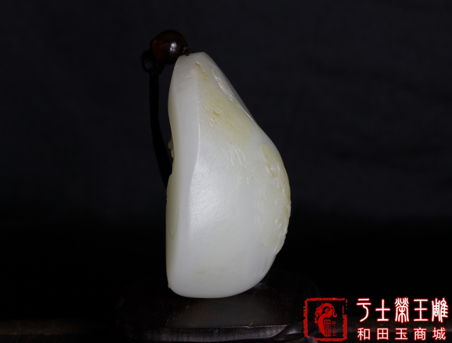 新疆和田玉挂件把件作品，编号YSR104大肚能容，175克