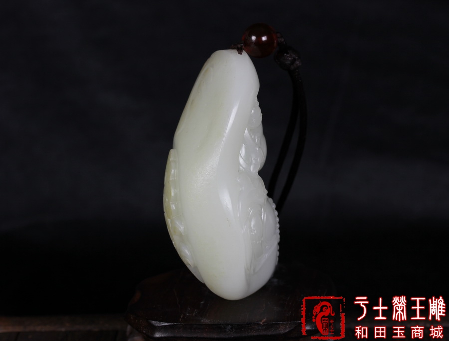 新疆和田玉挂件把件作品，编号YSR104大肚能容，175克