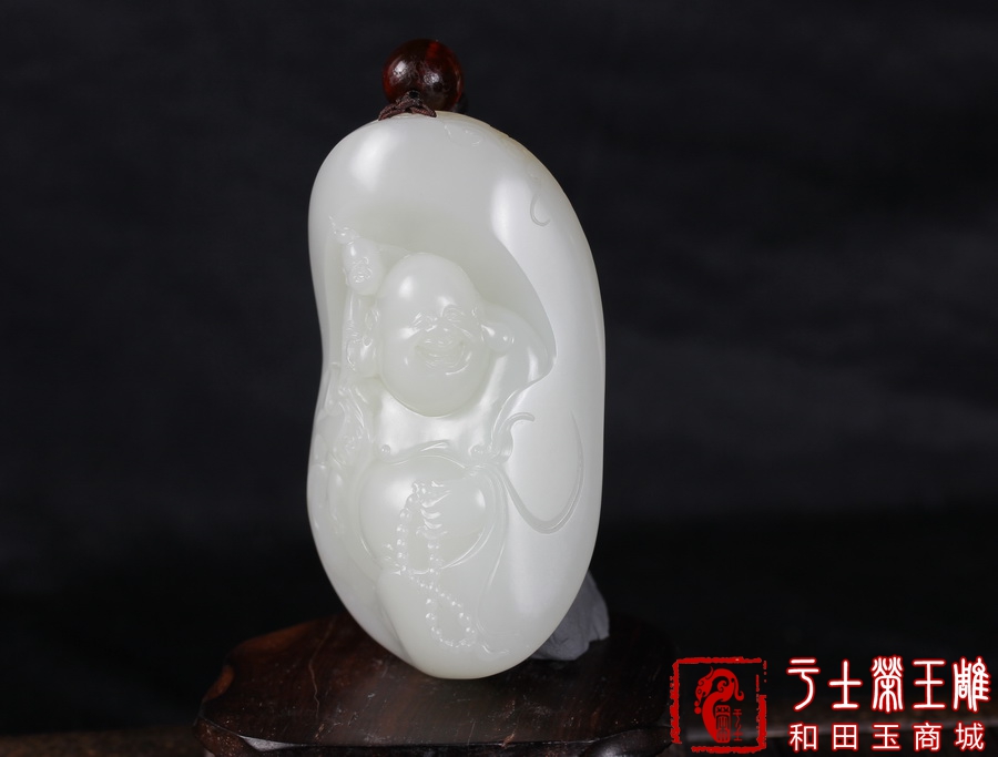 新疆和田玉挂件把件作品，编号YSR104大肚能容，175克