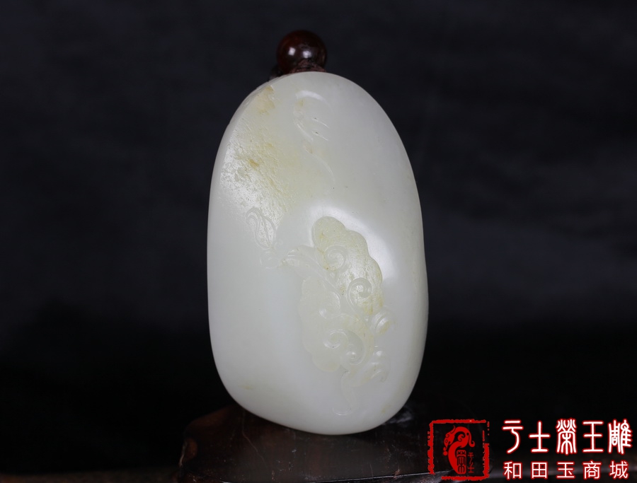 新疆和田玉挂件把件作品，编号YSR104大肚能容，175克