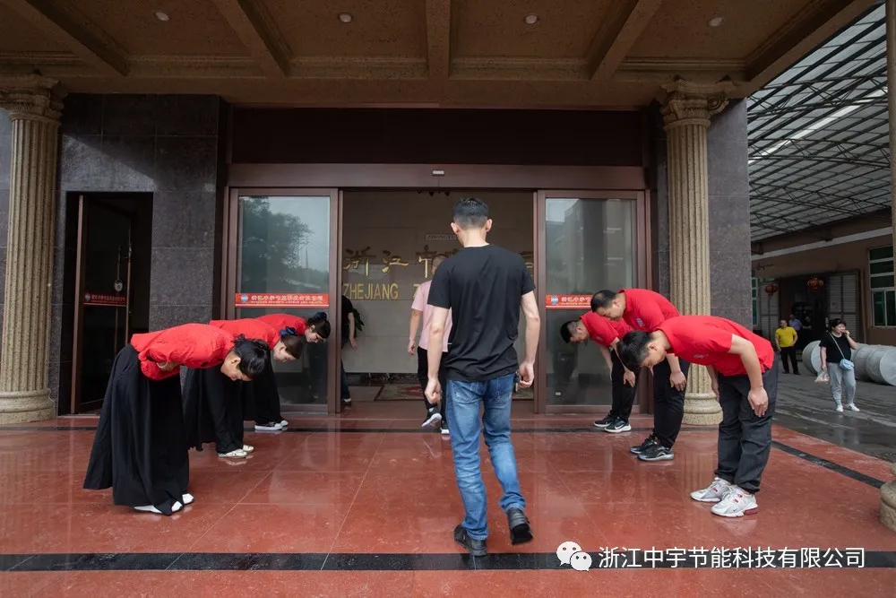 大德無(wú)言、潤(rùn)物無(wú)聲