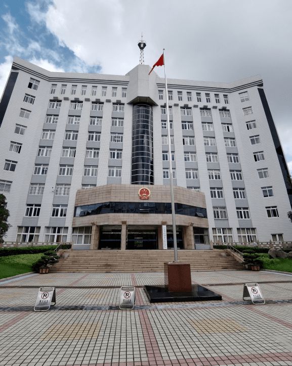 江苏南通一男子因生意竞争持刀杀害同行商户,一审被判死刑