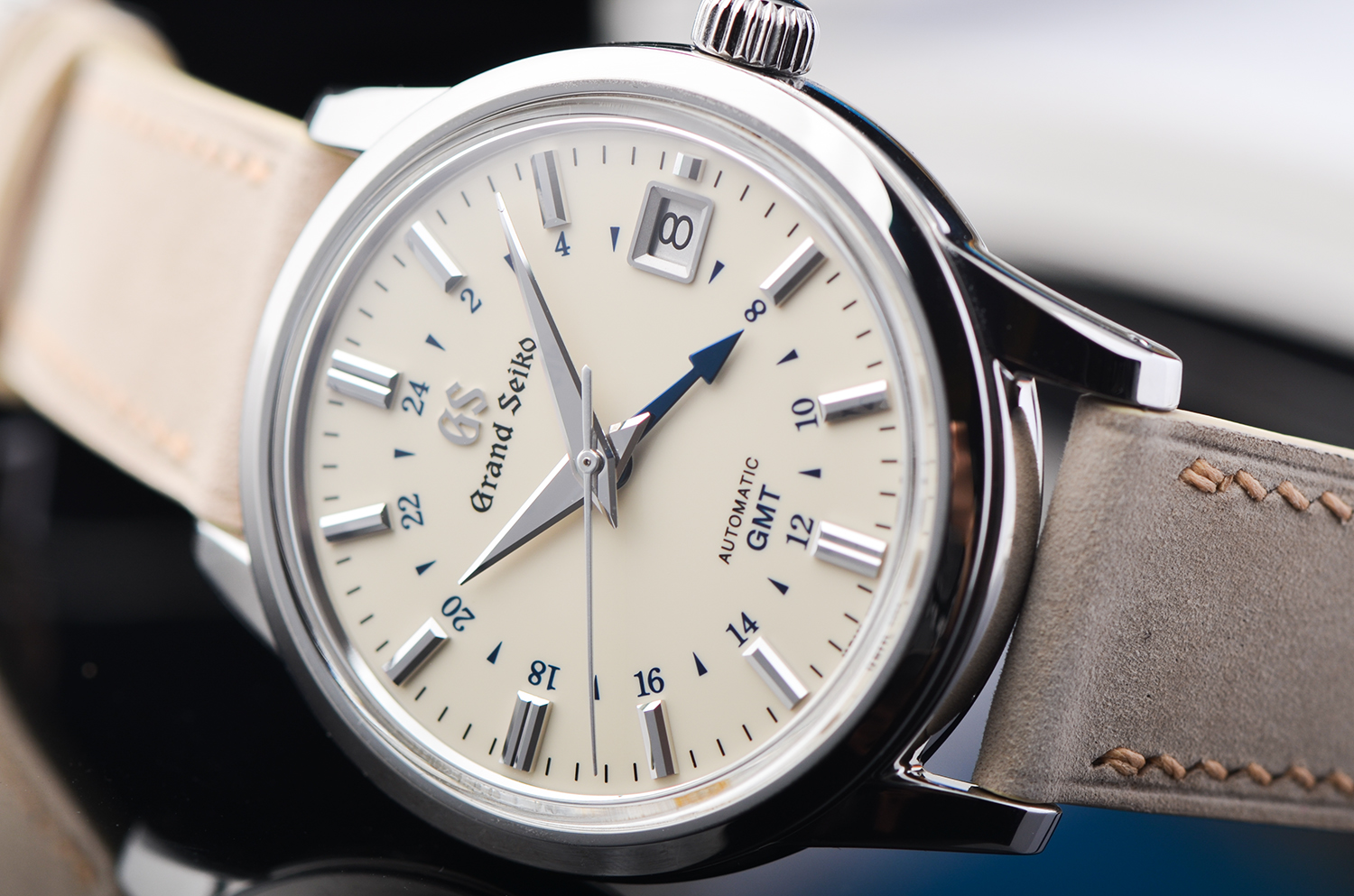 【98新】精工GS奶油盘双时区日历折叠扣皮带自动男表sbgm221G