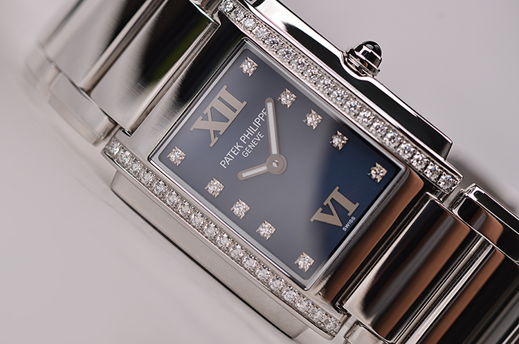 已售出【98新】百达翡丽Twenty-4蓝盘精钢镶钻石英钢带女表4910/10A-012