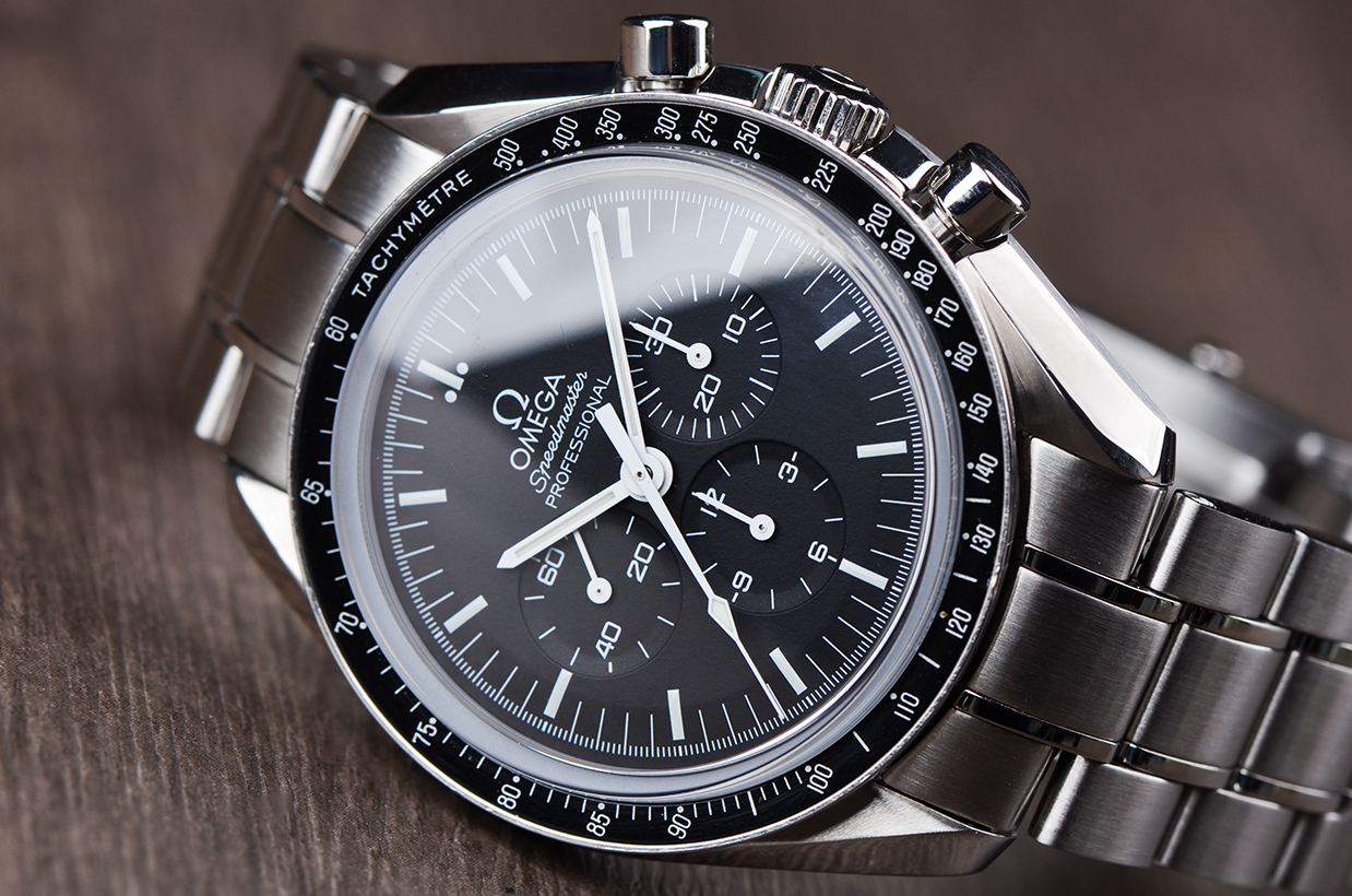 已售出【98新】欧米茄超霸登月黑面计时手上链男表311.30.42.30.01.006