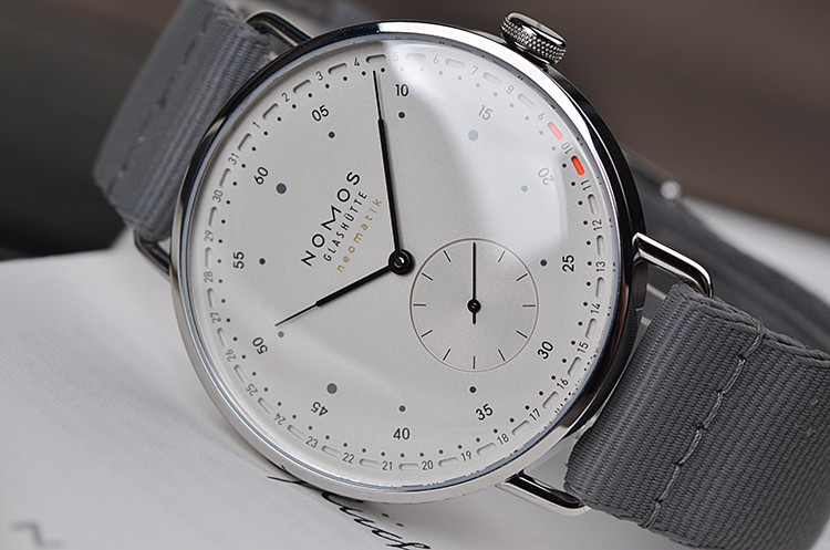 已售出【未使用品】NOMOS METRO系列环形日历小三针自动男表1165盒证齐