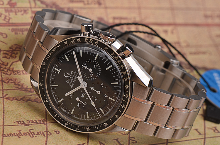 已售出【98新】欧米茄超霸登月1861机芯手上链311.30.42.30.01.005