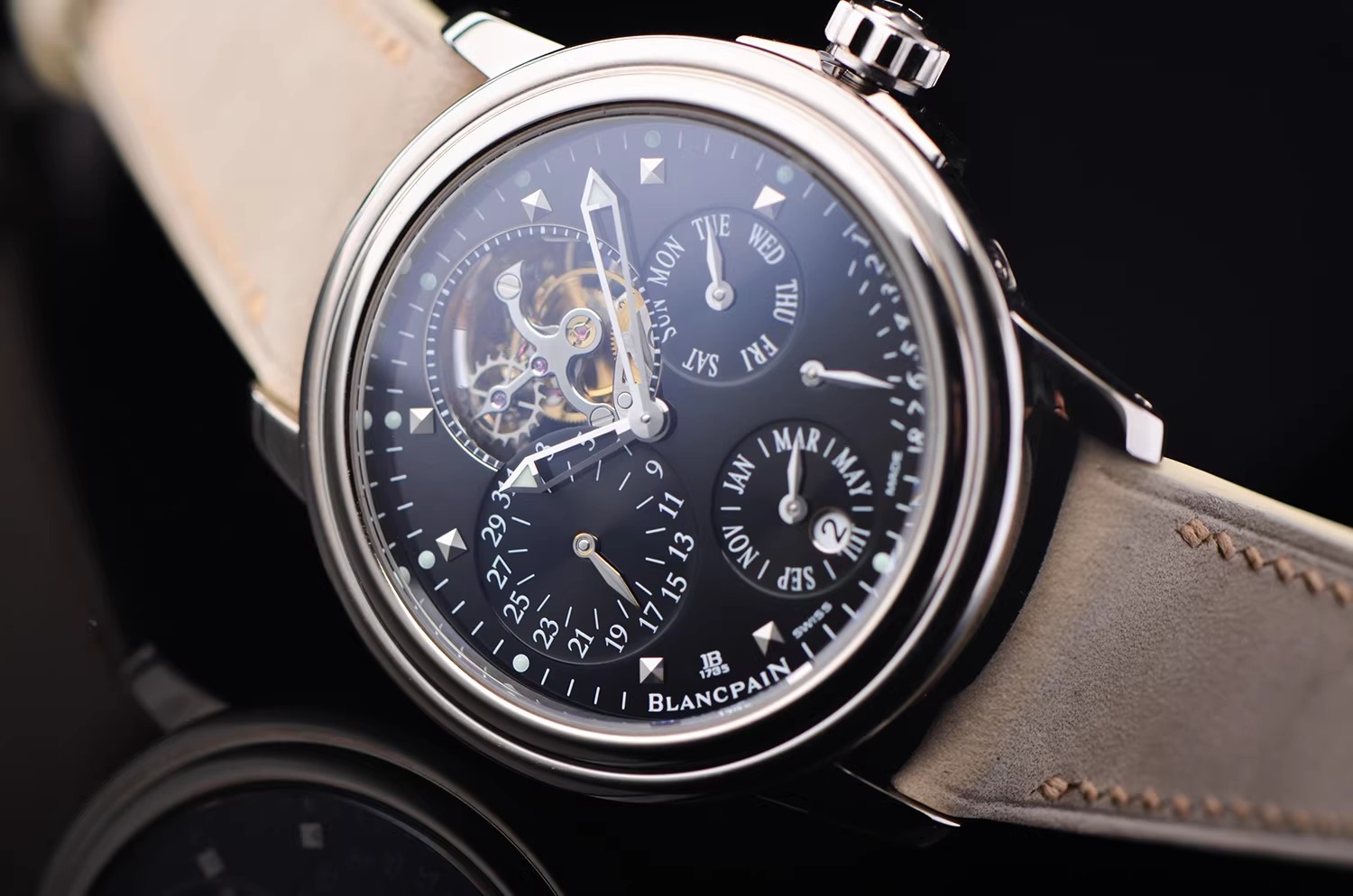 已售出【98新】宝珀莱芒湖白金万年历陀飞轮自动皮带男表2625-1527A-53B