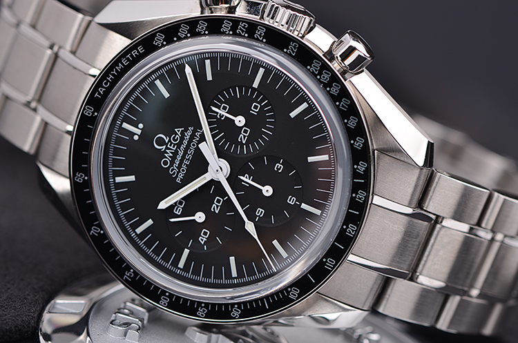 已售出【99新】欧米茄超霸登月黑面计时手上链男表311.30.42.30.01.006