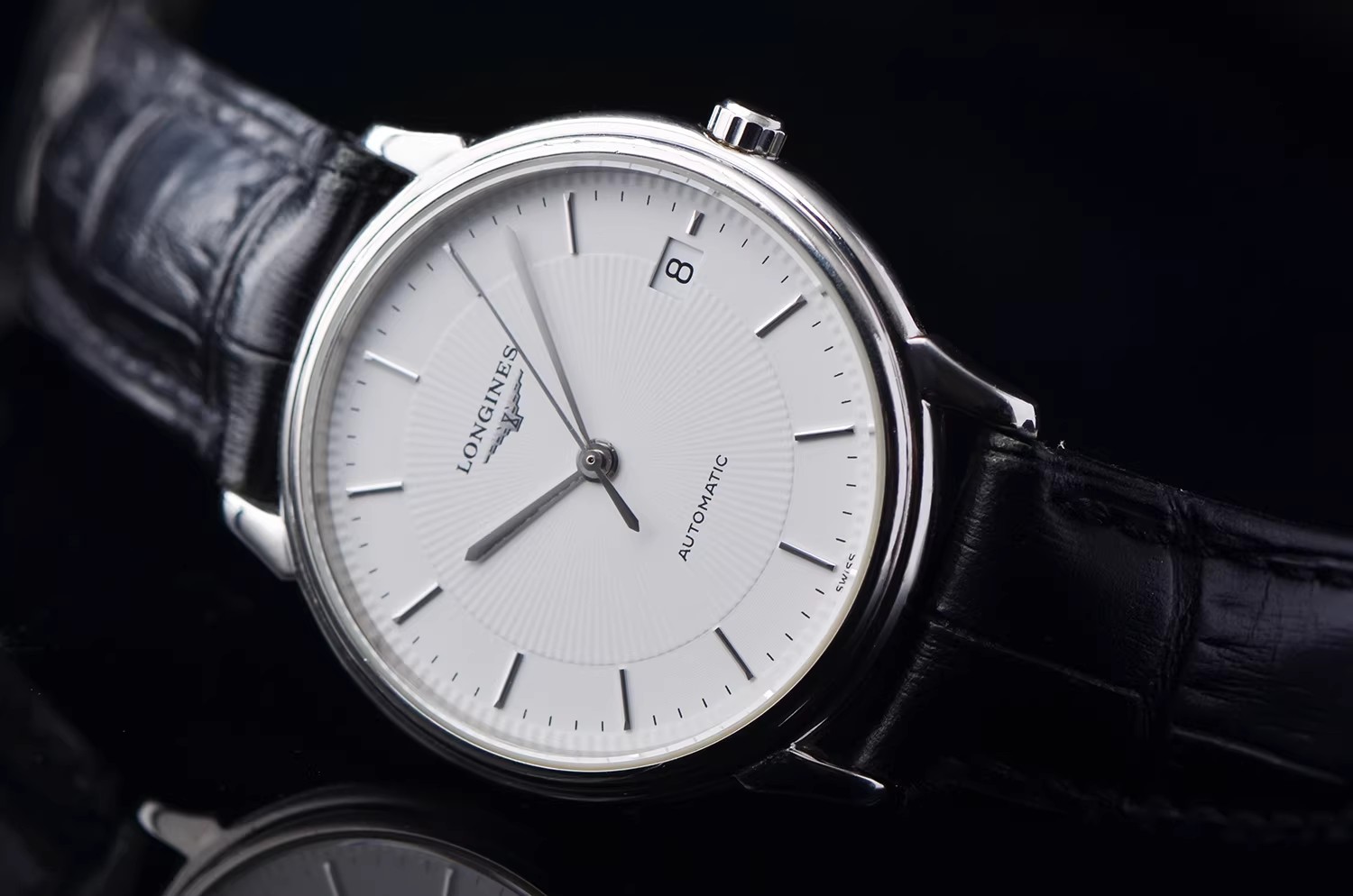 已售出【97新】浪琴经典系列间白盘大三针日历自动皮带腕表L4.678.4