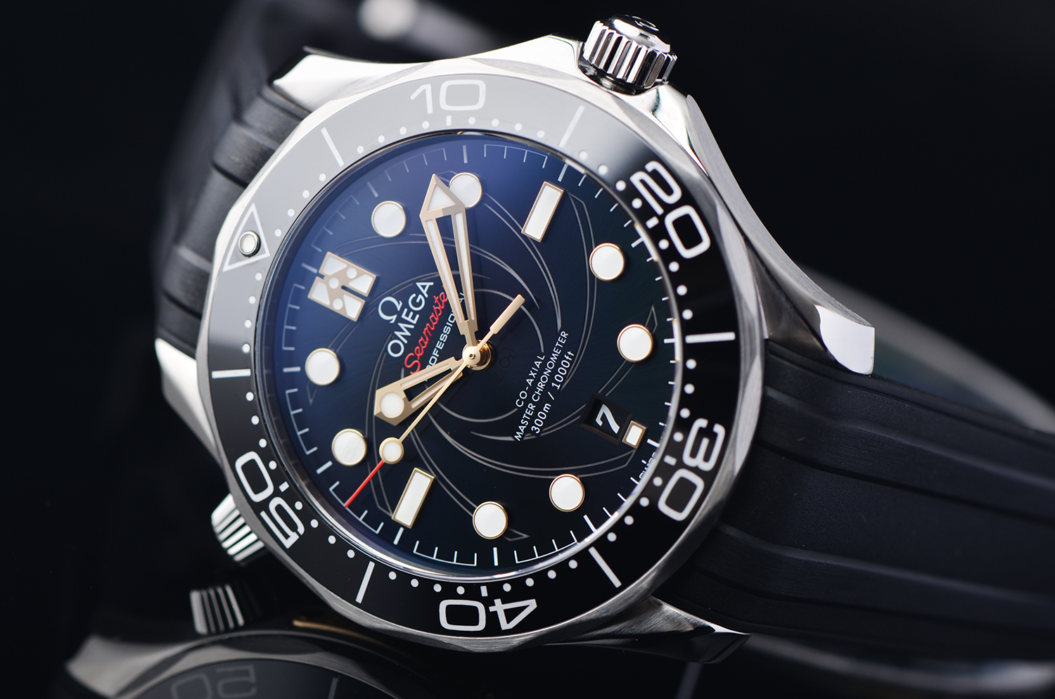 【98新】欧米茄海马007限量版陶瓷圈自动男表210.22.42.20.01.004