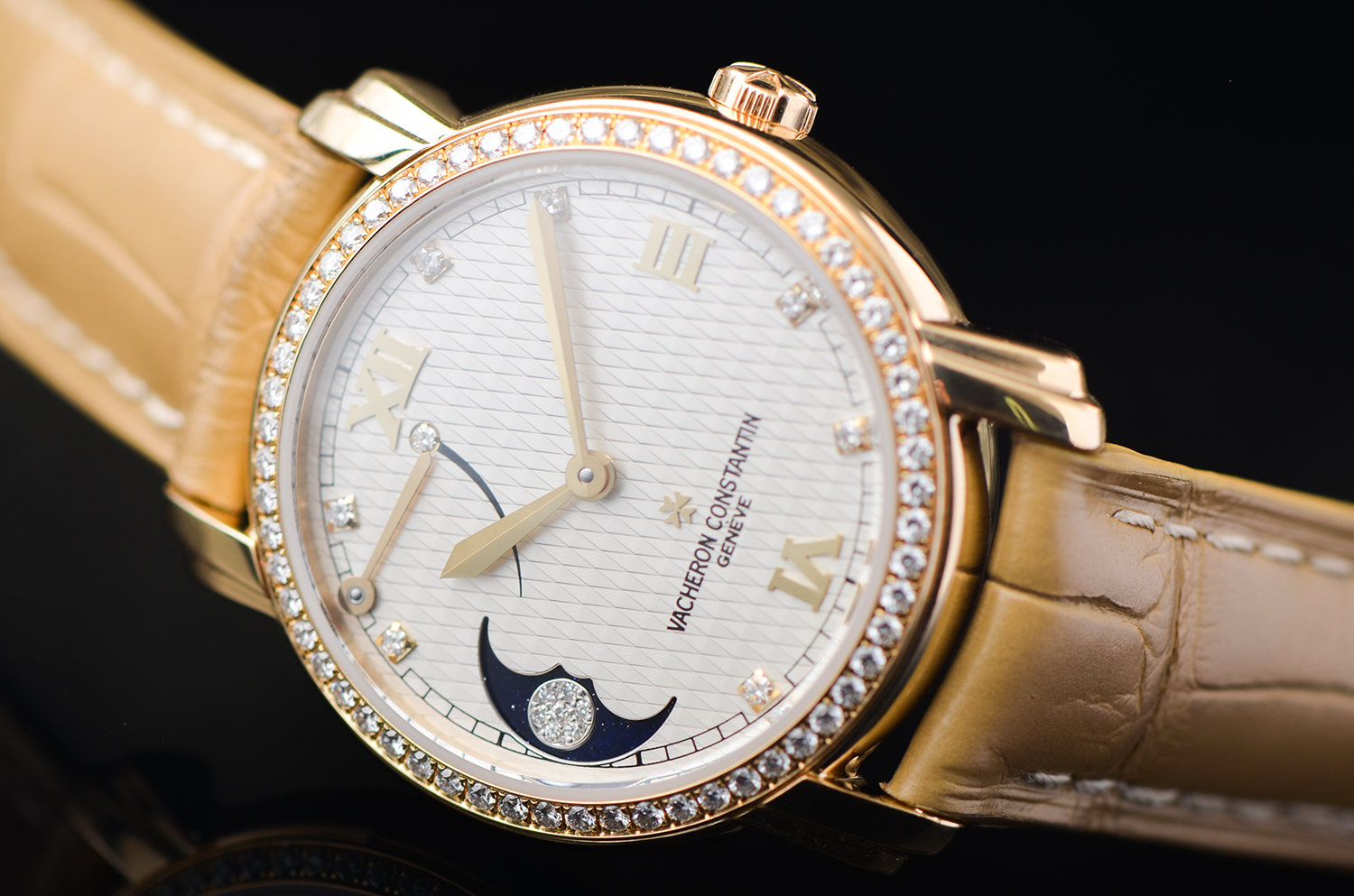 【98新】江诗丹顿马耳他黄金镶钻动显月相女表83500/000J-9011